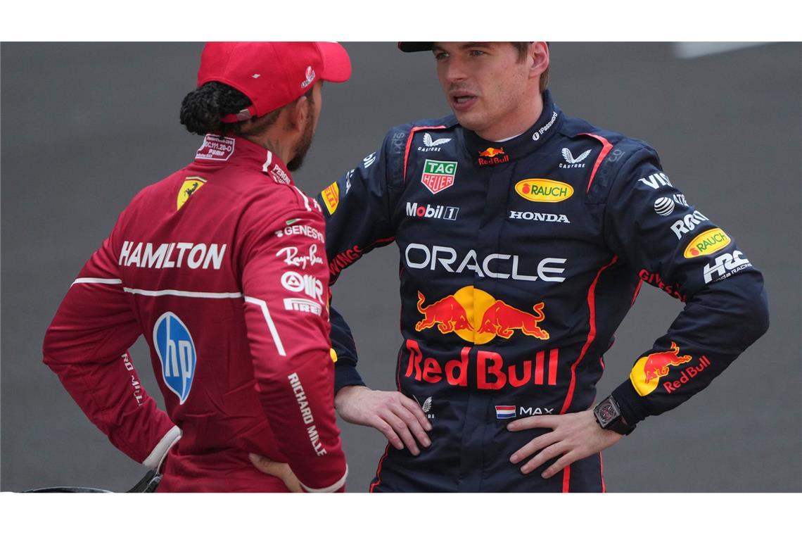 Hamilton mit erstem Ferrari-Sieg - Piastri auf Pole Position Weltmeister Max Verstappen durchlebt bislang schwierige Tage in China.
