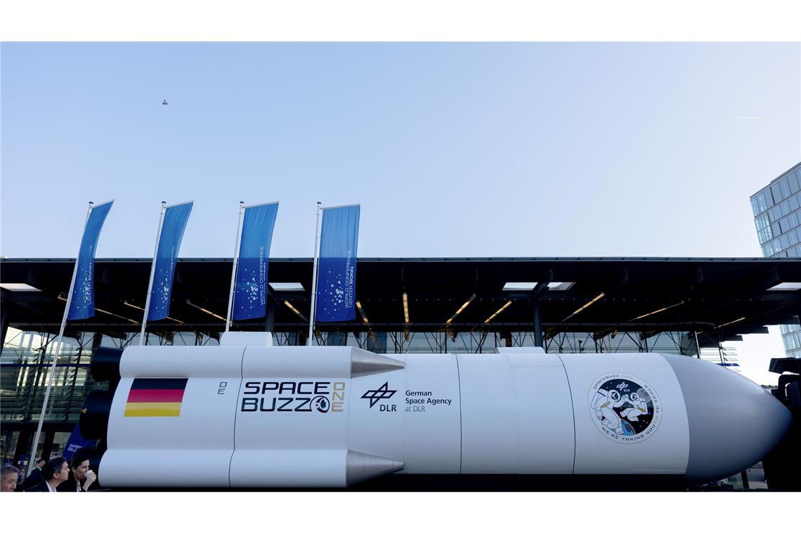 Als es Matthias Maurer mulmig wurde Weltraumschrott wird zunehmend zur Gefahr - darauf will eine internationale Konferenz in Bonn hinweisen.