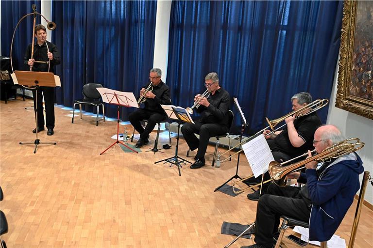 Welturaufführung des Werks für Cornu und Blechbläserquartett mit (von links) Hagen Pätzold mit Cornu, begleitet von Karl-Dieter Diemer, Martin Glose, Gerhard Burk und Werner Armingeon. Foto: Elisabeth Klaper