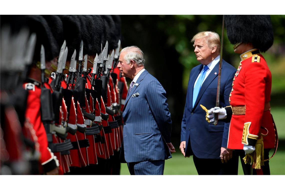 Wird König Charles zur britischen Trump(f)-Karte? Wen König Charles (l.) trifft, entscheidet die britische Regierung. (Archivbild)
