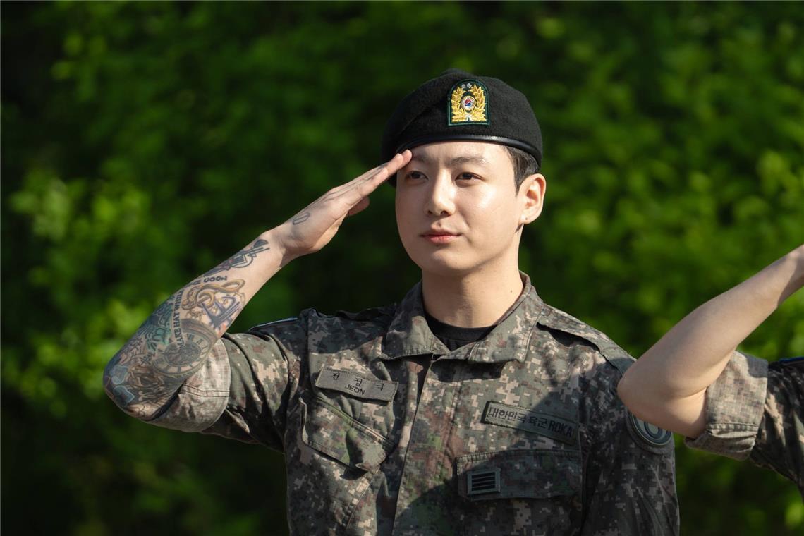 Versuchter Einbruch bei BTS-Star Jungkook Wenige Stunden vor dem Einbruchsversuch wurde Jungkook aus dem Militär entlassen.