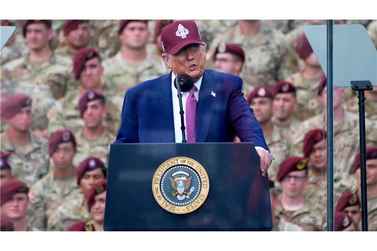 Wenige Tage vor einer großen Militärparade in Washington hat Donald Trump die Stärkung der amerikanischen Streitkräfte beschworen.