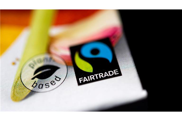 Wenn dieses Siegel auf einer Verpackung ist, soll der Inhalt fair produziert und gehandelt sein - so das Versprechen des Vereins Fairtrade.