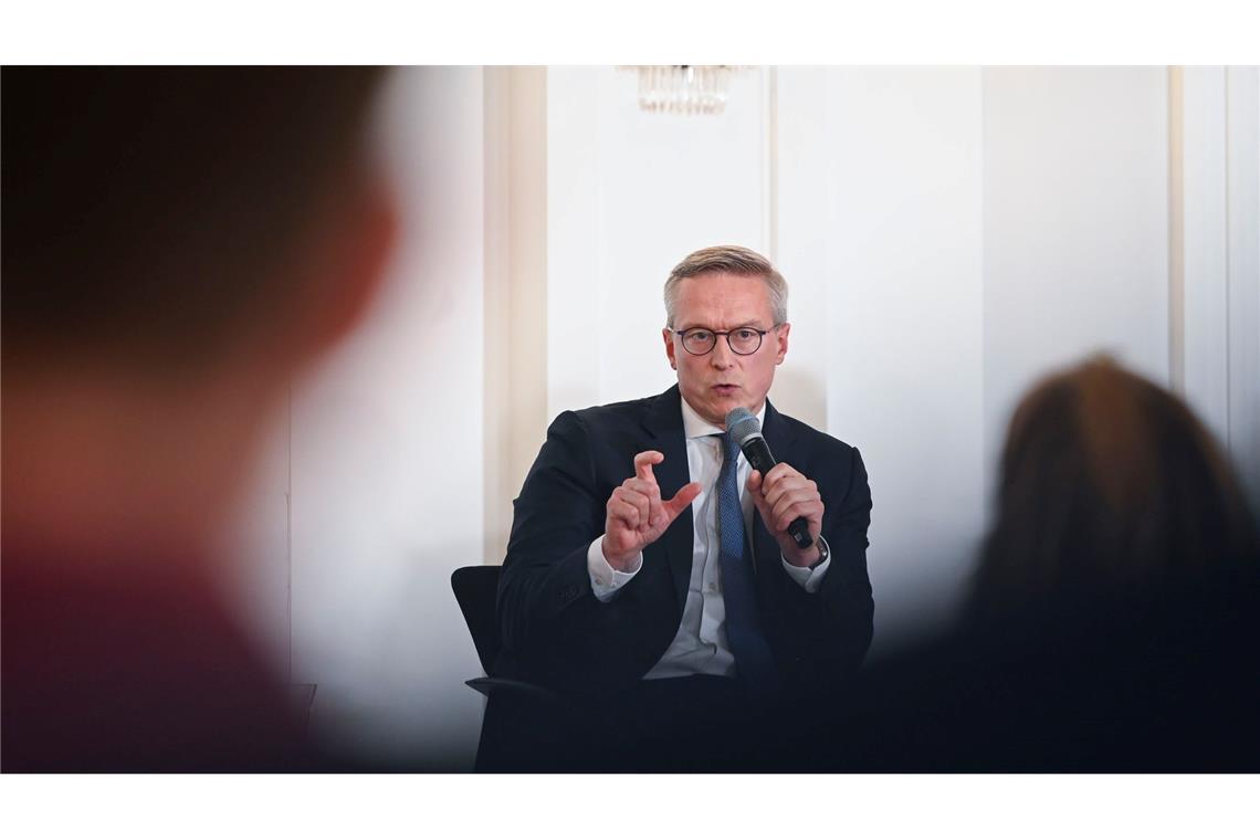 Digitalminister grundsätzlich offen für Palantir-Software "Wenn ein Anbieter eine solche Technologie bereitstellt, sollten wir in sie investieren", sagt Karsten Wildberger. (Archivbild)