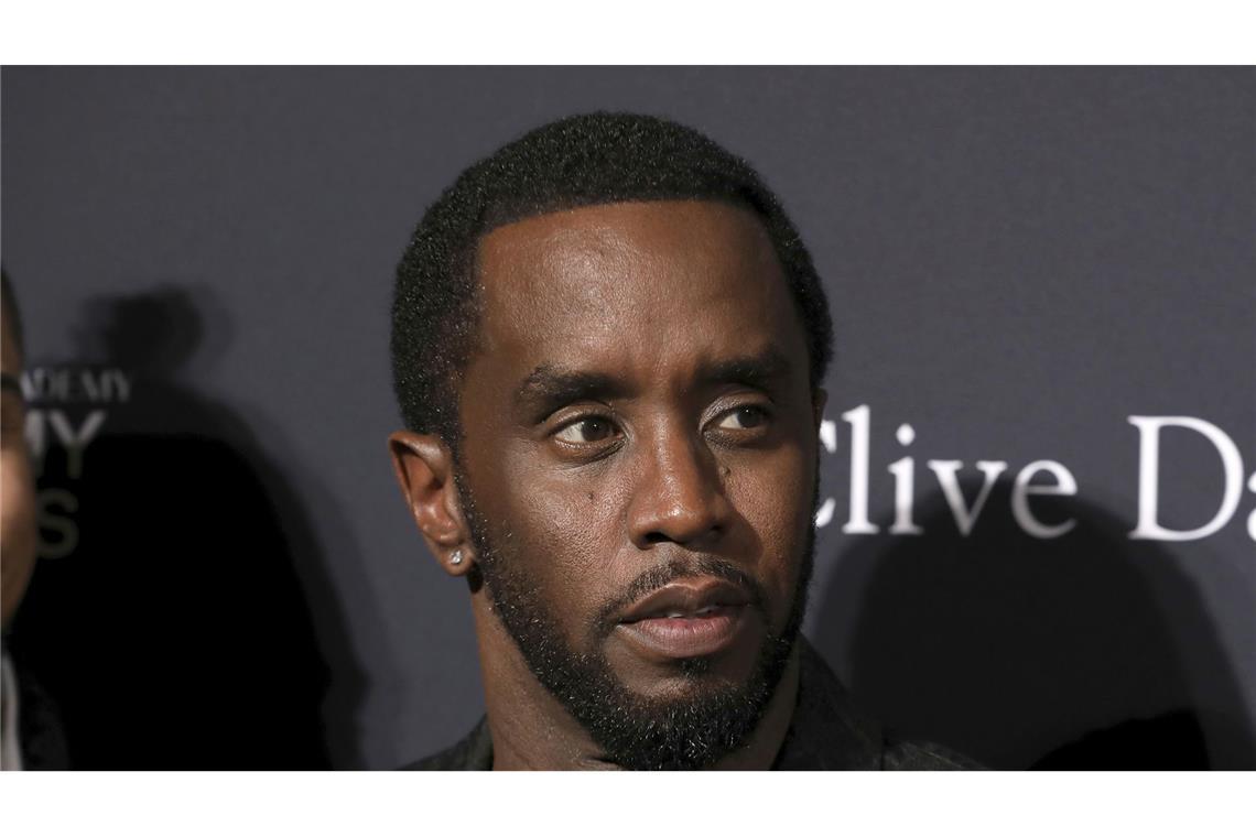 Staatsanwaltschaft fordert elf Jahre Haft für Sean Combs Wenn es nach der Staatsanwaltschaft geht, soll US-Rapper Sean „Diddy“ Combs zu einer Haftstrafe von elf Jahren verurteilt werden. (Archivbild)