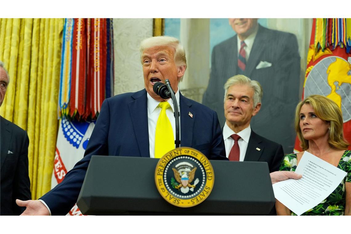 Ukraine-Krieg: USA drücken bei Friedensgesprächen aufs Tempo "Wenn nun aus irgendeinem Grund eine der beiden Parteien es sehr schwierig macht, werden wir einfach sagen: Ihr seid dumm", sagt Trump über den Stand der Vermittlungen im Ukraine-Krieg.