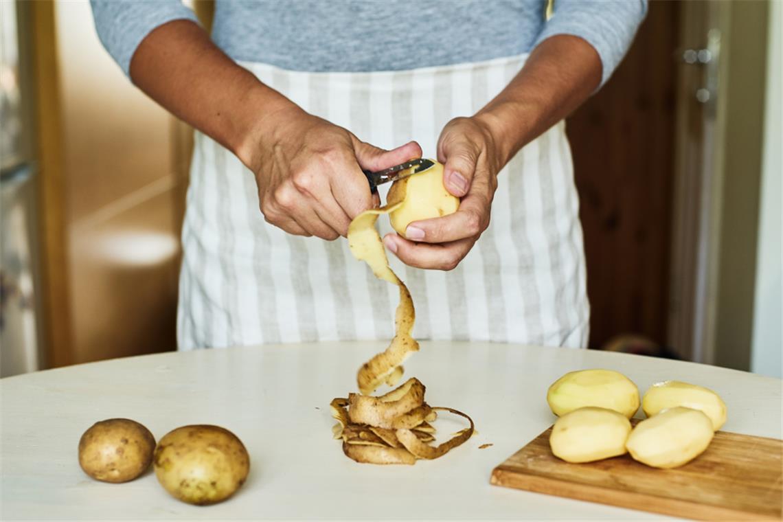 Kartoffeln im Glas zubereiten – So geht‘s Wenn Sie Kartoffeln im Glas zubereiten, sind diese anschließend lange haltbar und verkürzen die spätere Zubereitung. Hier geht’s zur Anleitung.