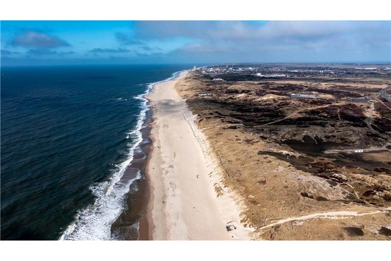 Wer auf der Nordseeinsel Sylt ein Haus kaufen möchte, muss laut dem jüngsten Küstenreport im Schnitt fast 14.600 Euro pro Quadratmeter bezahlen. (Archivbild)