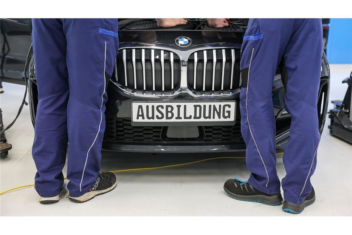 Wer eine Ausbildung abbricht und aus nicht gerade gehobenen Verhältnissen kommt, muss dafür oft teuer bezahlen. (Symbolbild)