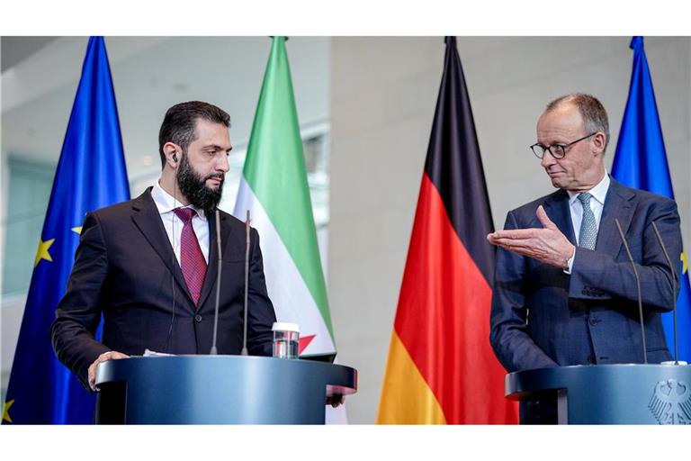 Wer hat die Zielmarke ausgegeben, dass 80 Prozent der Syrer in ihre Heimat zurückkehren sollen? Der Kanzler verweist auf den syrischen Übergangspräsidenten.