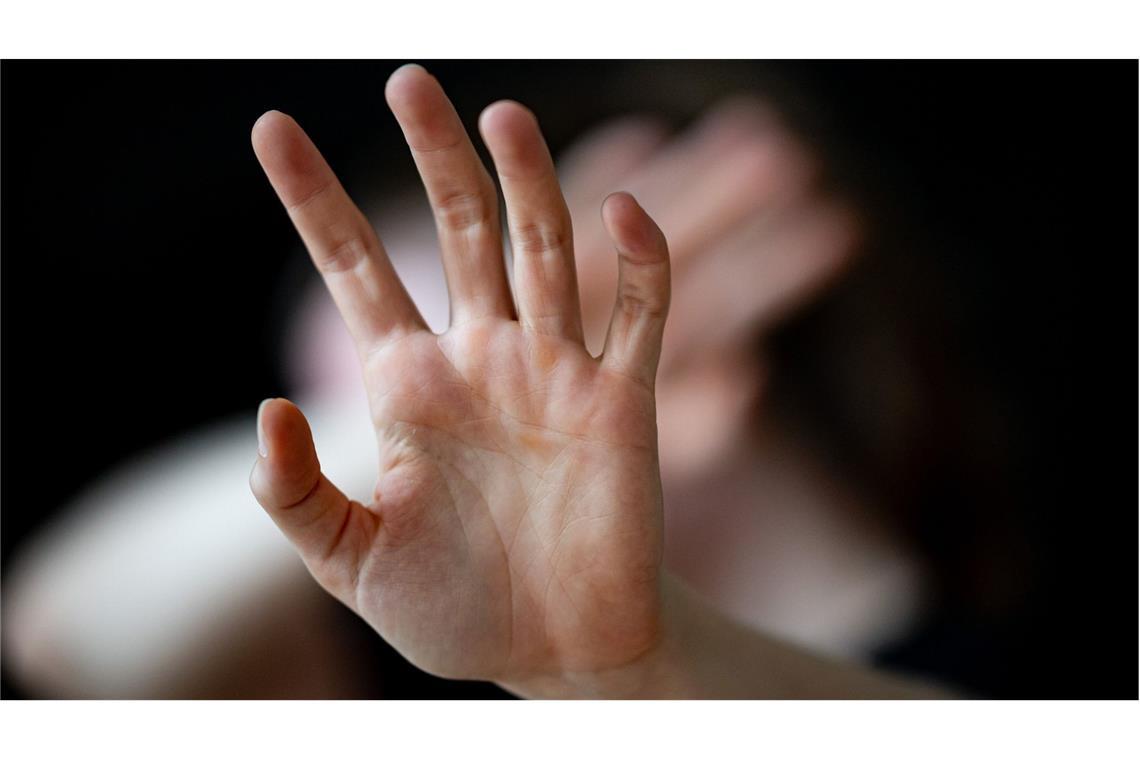 Gewalt in der Beziehung: Wer darf in der Wohnung bleiben? Wer im gemeinsamen Haushalt von seinem Partner Gewalt erfährt, darf diesen vor die Tür setzen. (Symbolbild)