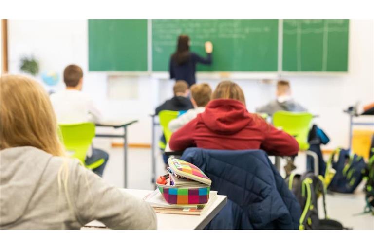 Wer in der Klasse Randale macht, darf entfernt werden.