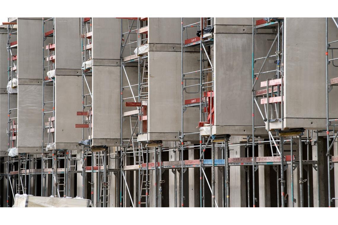 Wer in München eine Eigentumswohnung kaufen will, blutet finanziell auch als Besserverdiener. Im deutschlandweiten Schnitt jedoch ist der Kauf einer Wohnung laut Interhyp bezahlbarer geworden. (Symbolbild)