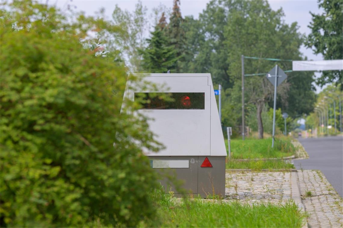 Merkt man, wenn man geblitzt wird? Wer sich ans Tempolimit hält, fährt nicht nur sicherer, sondern läuft auch nicht Gefahr geblitzt zu werden. Aber merkt man es immer, wenn man geblitzt wird?