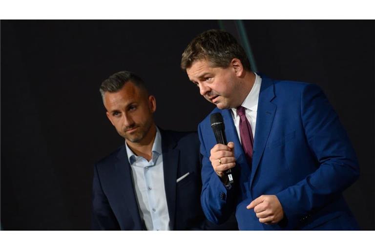 Wer wird neuer Ministerpräsident des Landes Sachsen-Anhalt? Ulrich Siegmund (l, AfD) oder der amtierende MP, Sven Schulze (CDU)?