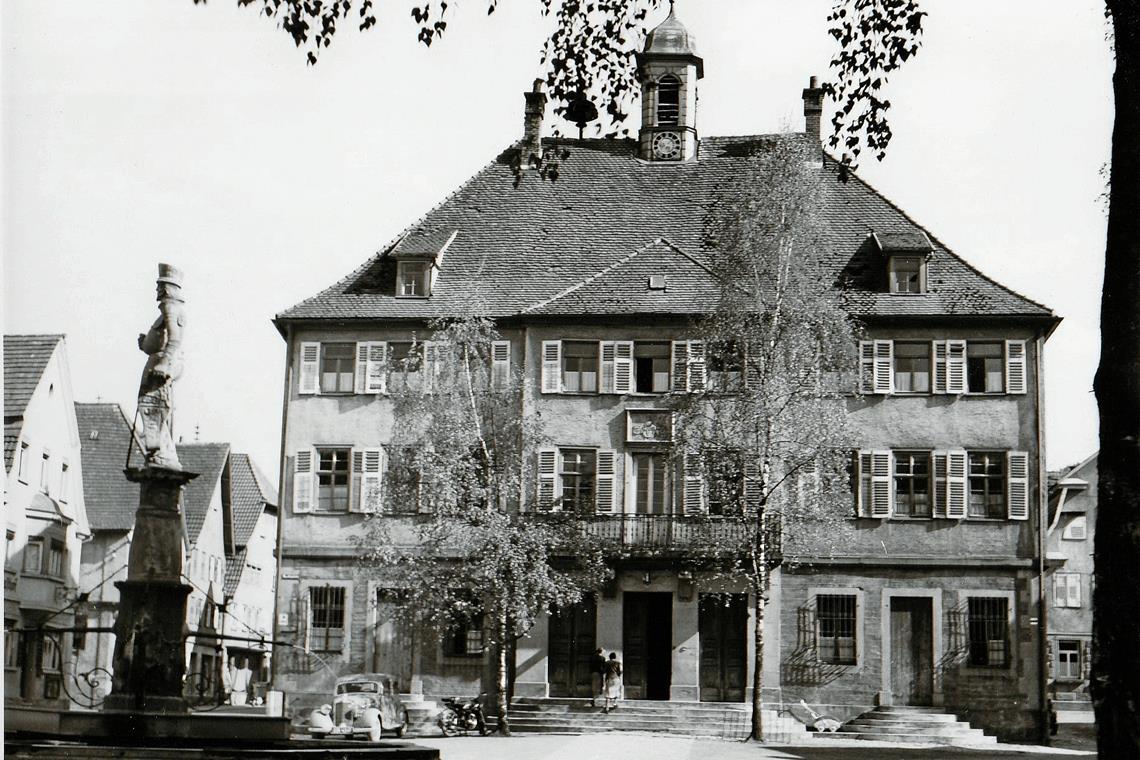 Wahlmotivation ließ zu wünschen übrig Wer zieht als erster demokratisch gewählter Bürgermeister nach dem Ende der NS-Diktatur ins Murrhardter Rathaus ein? Diese Frage wurde am 18.März 1946 beantwortet, als Georg Krißler einstimmig gewählt wurde. Foto: MZ-Archiv/Digitalisierung A. Kozilik