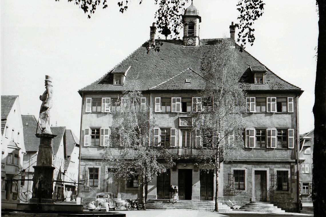 Wer zieht als erster demokratisch gewählter Bürgermeister nach dem Ende der NS-Diktatur ins Murrhardter Rathaus ein? Diese Frage wurde am 18.März 1946 beantwortet, als Georg Krißler einstimmig gewählt wurde. Foto: MZ-Archiv/Digitalisierung A. Kozilik