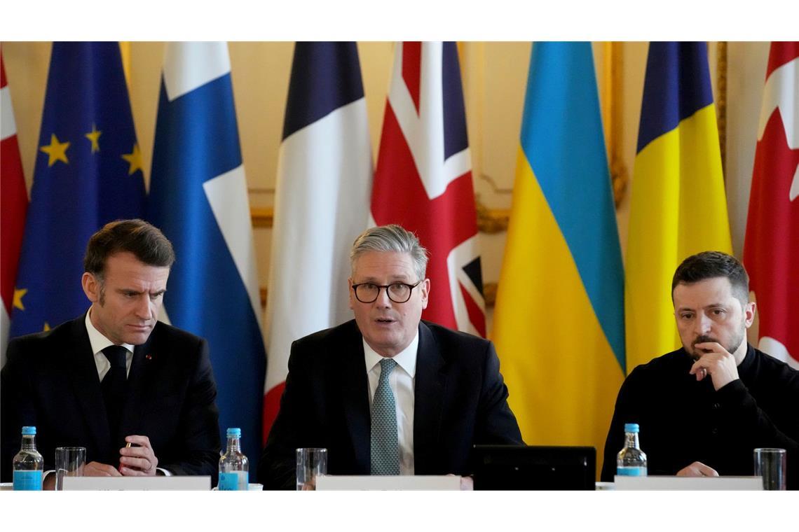 Macron und Starmer für einmonatige Waffenruhe in Ukraine Westliche Staats- und Regierungschefs sowie die Spitzen von EU und Nato kamen in London zu einem Ukraine-Gipfel zusammen.