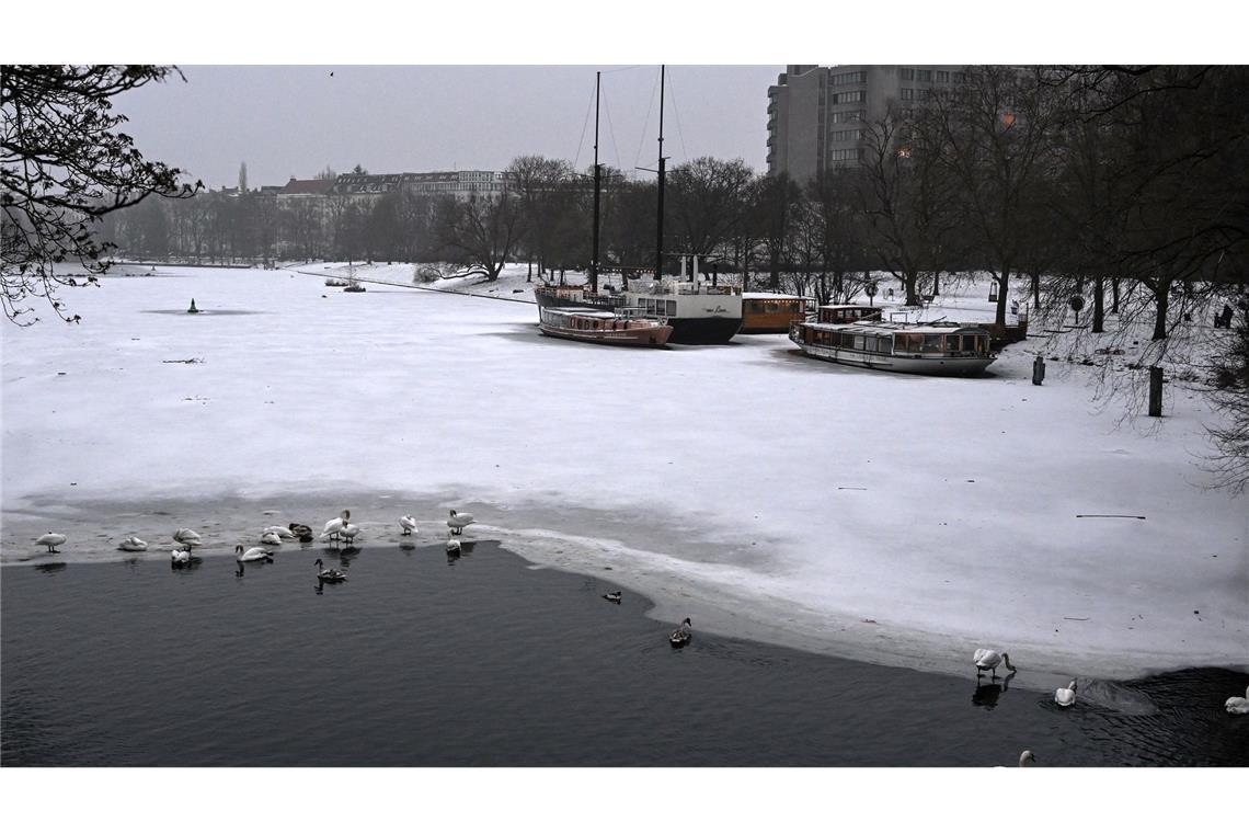 Wetter weiter zweigeteilt: Dauerfrost im Nordosten und fast frühlingshaft mild im Westen.