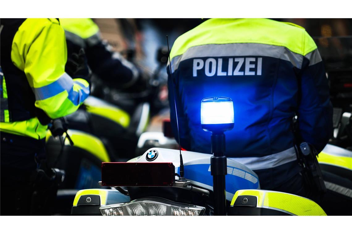 Mann wird von Gabelstapler überrollt und stirbt Wie es zu dem Unfall kommen konnte, blieb zunächst unklar.