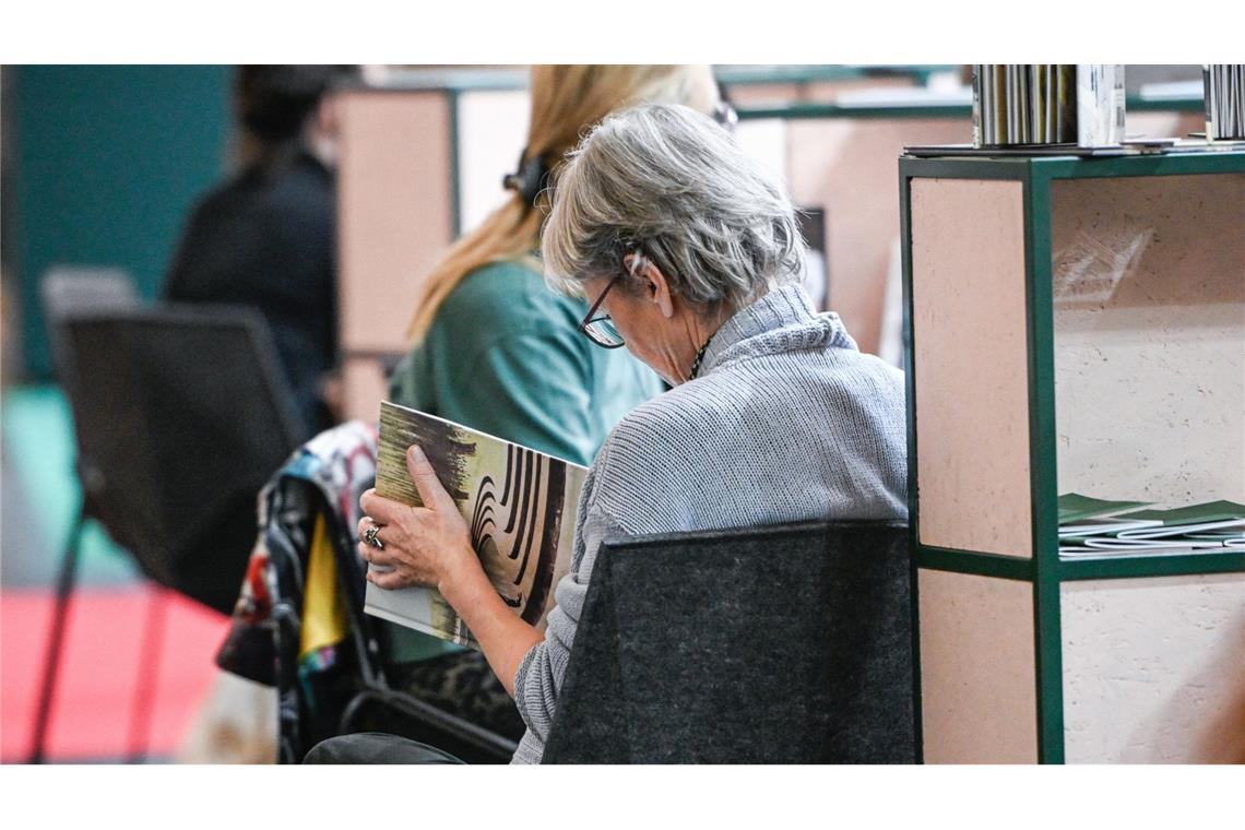 Wenn Erwachsene die einfachsten Sätze nicht verstehen Wie gut können Erwachsene lesen und rechnen? Damit hat sich jetzt eine eigene Studie beschäftigt.