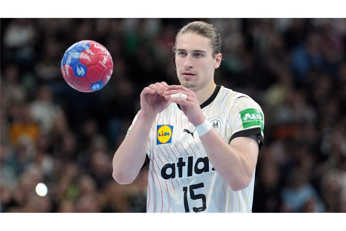 "Das erste Endspiel": Handball-Team eröffnet Medaillenjagd Wie immer ruhen die Medaillen-Hoffnungen auf Juri Knorr.