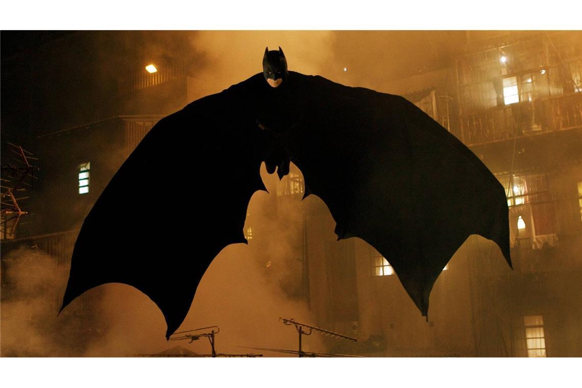 Wie jeder Comic-Fan weiß, ist Batmann eine fiktive Figur, die auch Kinogeschichte geschrieben hat. Doch was wäre, wenn der Dunkle Ritter real wäre? (Szene aus dem US-Film „Batmans Begin“,  2005).