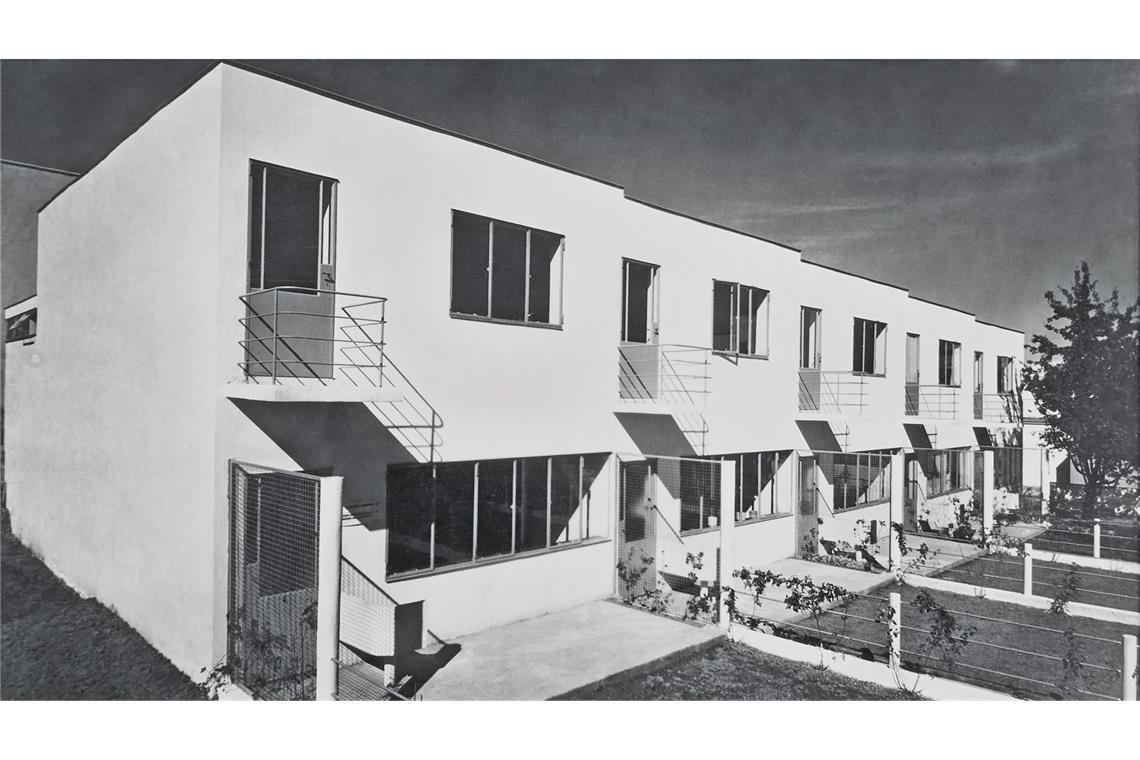 Wie die Weissenhofsiedlung zu einer Weltsensation wurde Wie lebt es sich in einem der Oud-Reihenhäuser in der Stuttgarter Weissenhofsiedlung? Das ist in dem Buch „Raumkunst und Visionen“ zu erfahren.