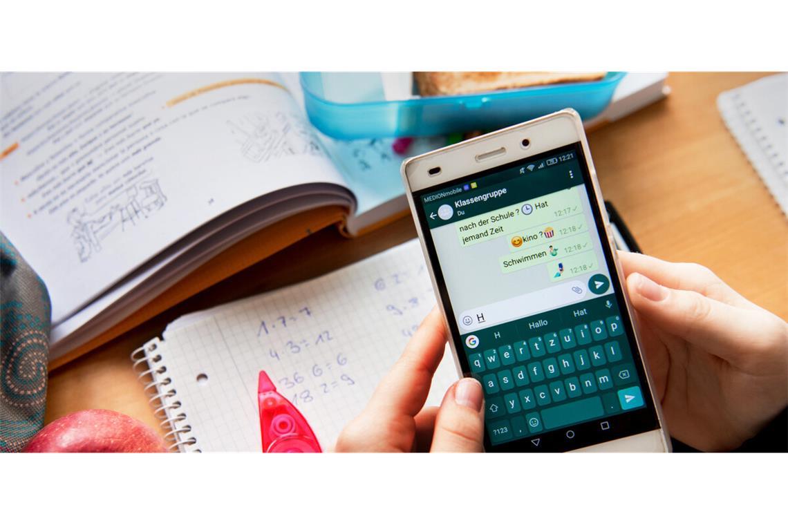 Rektoren für komplettes Handyverbot Wie mit Handys an Schulen umgehen? Die Frage könnte zukünftig leichter zu beantworten sein.