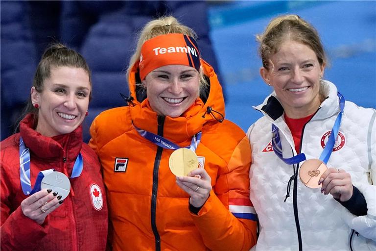 Wie sieht der Medaillenspiegel der Olympischen Winterspiele am Sonntag aus?