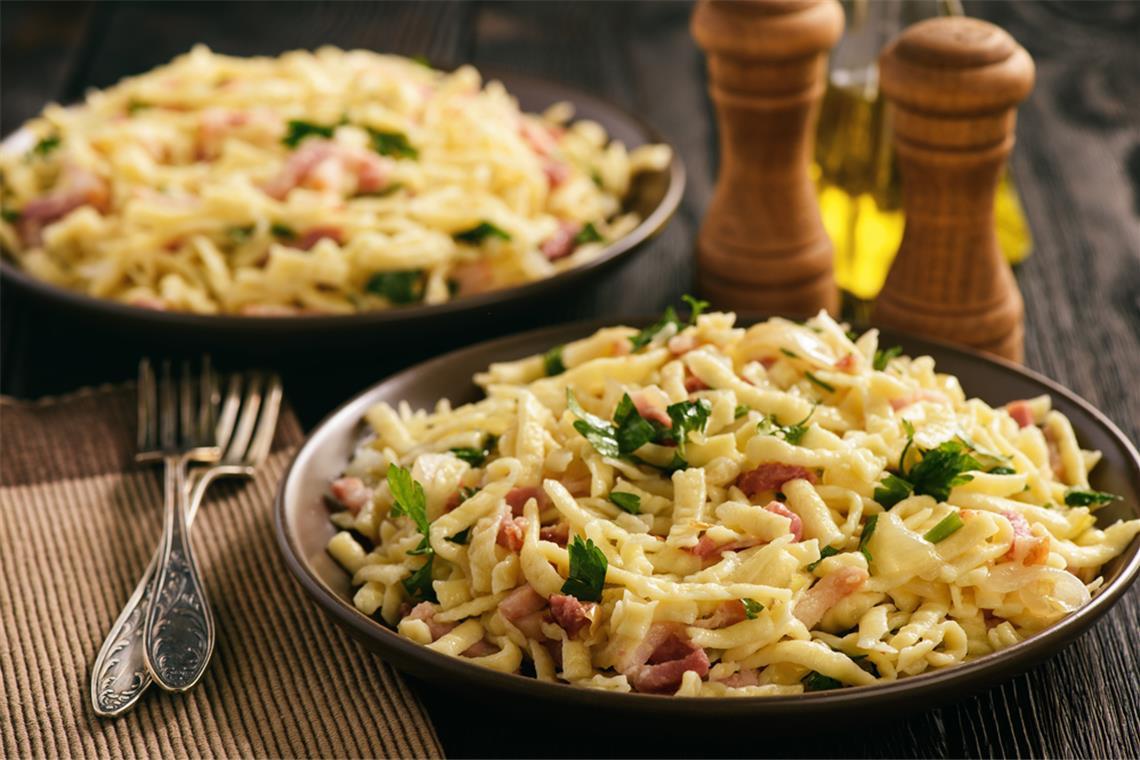 Wie viel Spätzle pro Person? Wie viel Spätzle man als Beilage oder Hauptgericht benötigt, erfahren Sie hier. Alle Angaben im Artikel.
