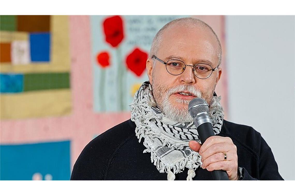 Wieland Hoban von der Jüdischen Stimme für gerechten Frieden in Nahost setzt sich für Menschenrechte und Gerechtigkeit ein.