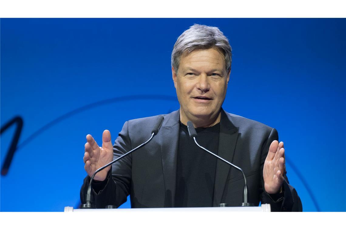 1.000 Euro für Ladestrom - Habeck will E-Autos fördern Will die Nachfrage nach Elektroautos ankurbeln: Minister Habeck.