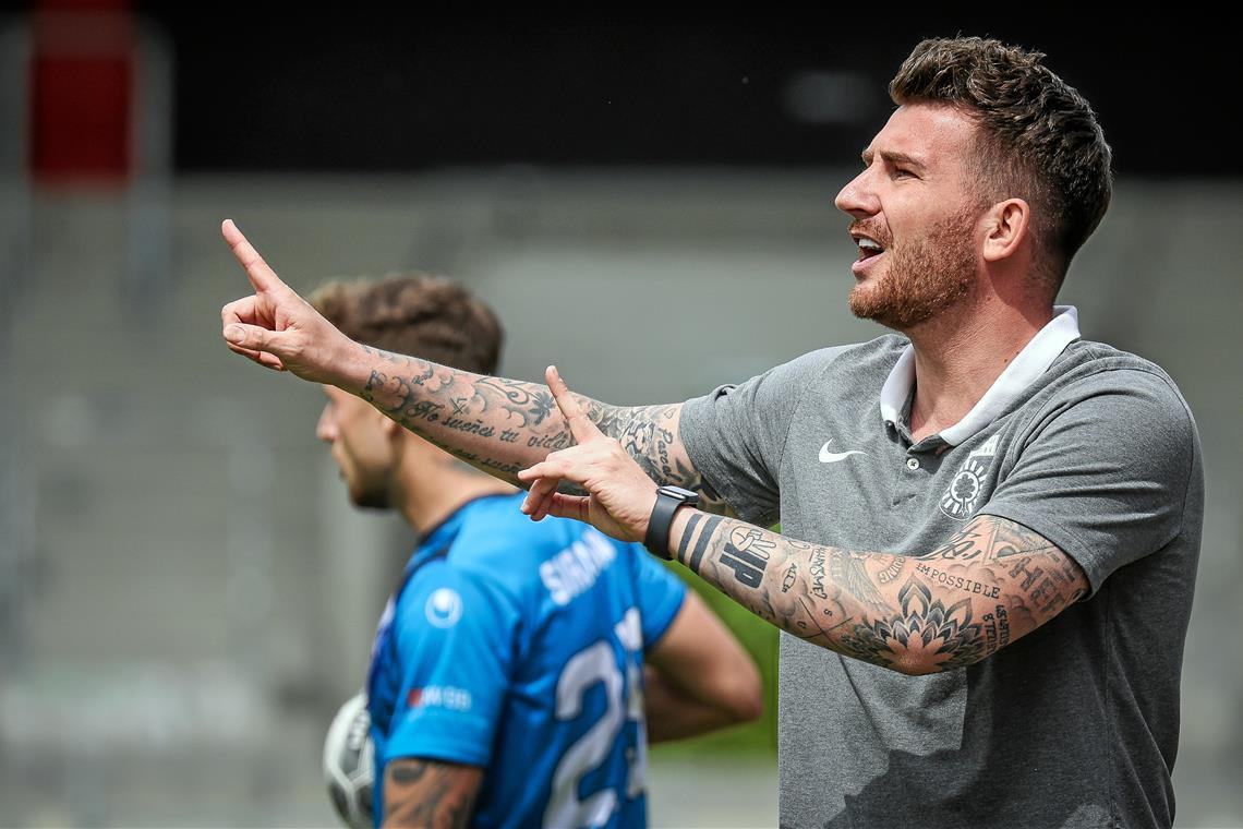 Will mit Aspach in die Regionalliga: Trainer Pascal Reinhardt. Auf dem Weg nach oben macht die SG nun Halt in Reutlingen. Foto: Alexander Becher