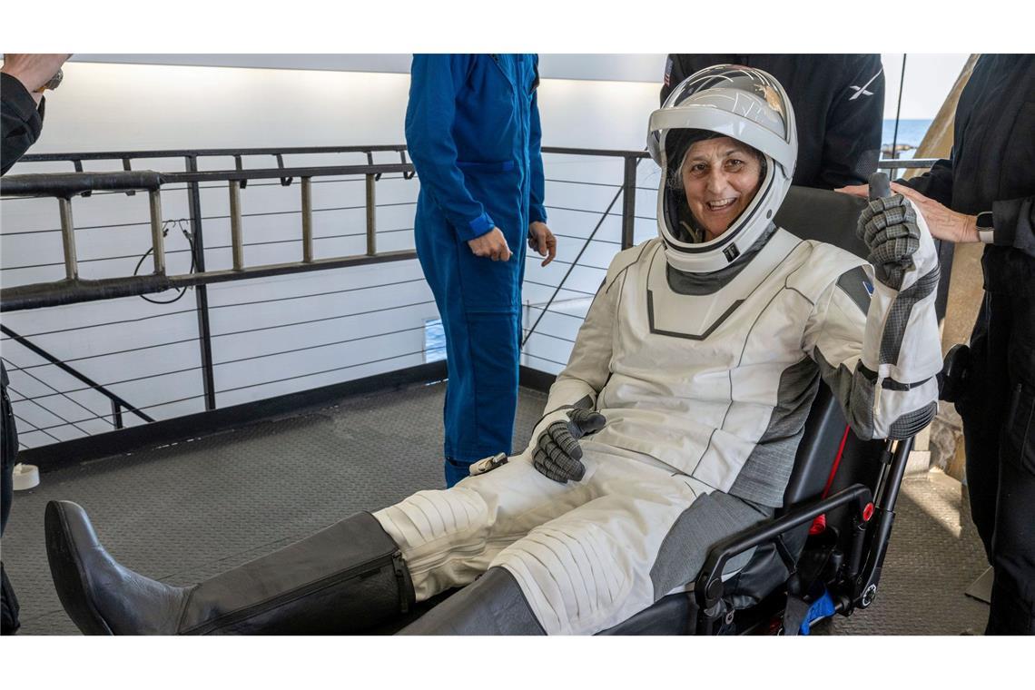 "Willkommen daheim": Gestrandete Astronauten zurück auf Erde Williams zeigte sich nach der Rückkehr bestens gelaunt.