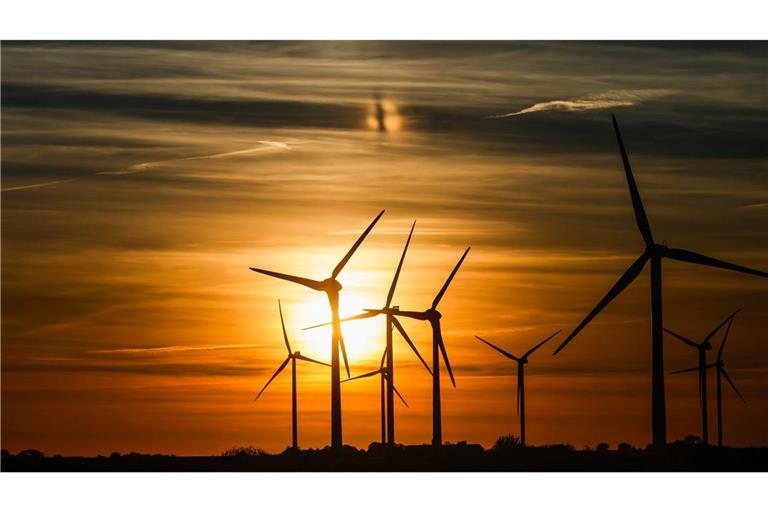 Wind- und Solarenergie können die Strompreise langfristig sinken lassen. (Illustration)