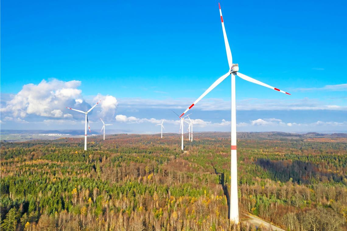 Windkraft nur dort, wo sie Sinn ergibt Windräder im Waldgebiet? Das muss nicht zwingend überall sein, findet man in Murrhardt. Symbolfoto: stock.adobe.com/Herr Loeffler