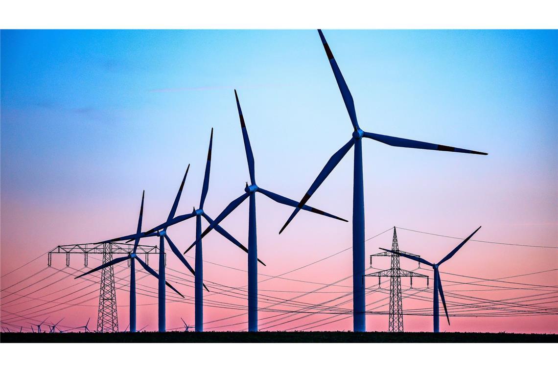 Diese Firmen sichern sich exklusiven Zugriff auf Windenergie Windstrom selbst produzieren – zunehmend machen das auch produzierende Unternehmen.