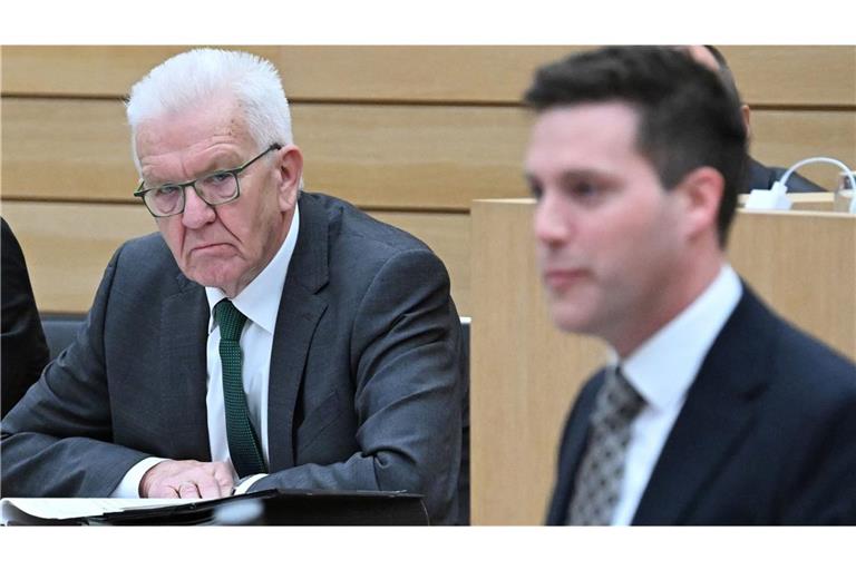 Winfried Kretschmann (links) nimmt Manuel Hagel (rechts) in Schutz.