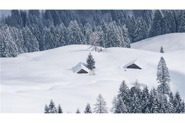 Winterräume in Hütten sollen Bergsportlern als sichere Unterkunft dienen, werden aber teils als Party-Spot missbraucht (Symbolbild).
