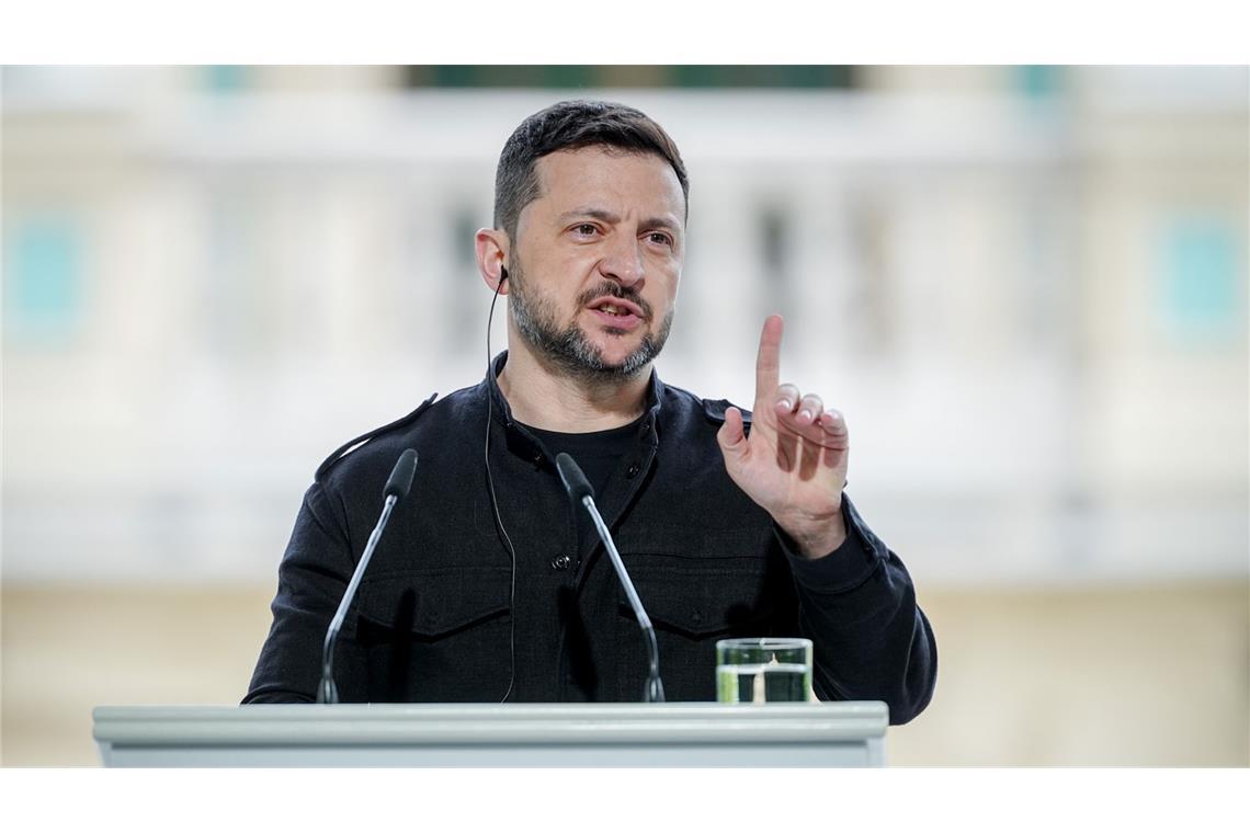 Selenskyj sieht Putins Verhandlungsangebot als gutes Zeichen „Wir erwarten, dass Russland die Feuerpause bestätigt“, schrieb der ukrainische Staatschef.