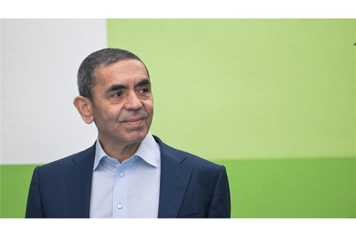Einstiger Corona-Überflieger Biontech rutscht in rote Zahlen "Wir sehen die Chance, bis 2030 ein Unternehmen mit einem breiten Krebsmedikamenten-Portfolio zu werden", sagt Unternehmenschef Ugur Sahin (Archivbild).