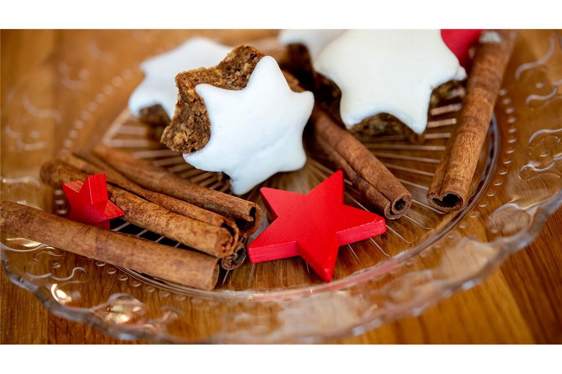 Wir verbinden den Geruch und Geschmack von Lebkuchen, Glühwein und Zimtsternen mit Weihnachten, weil es diese traditionell zu der Zeit bei uns gibt. (Symbolbild)