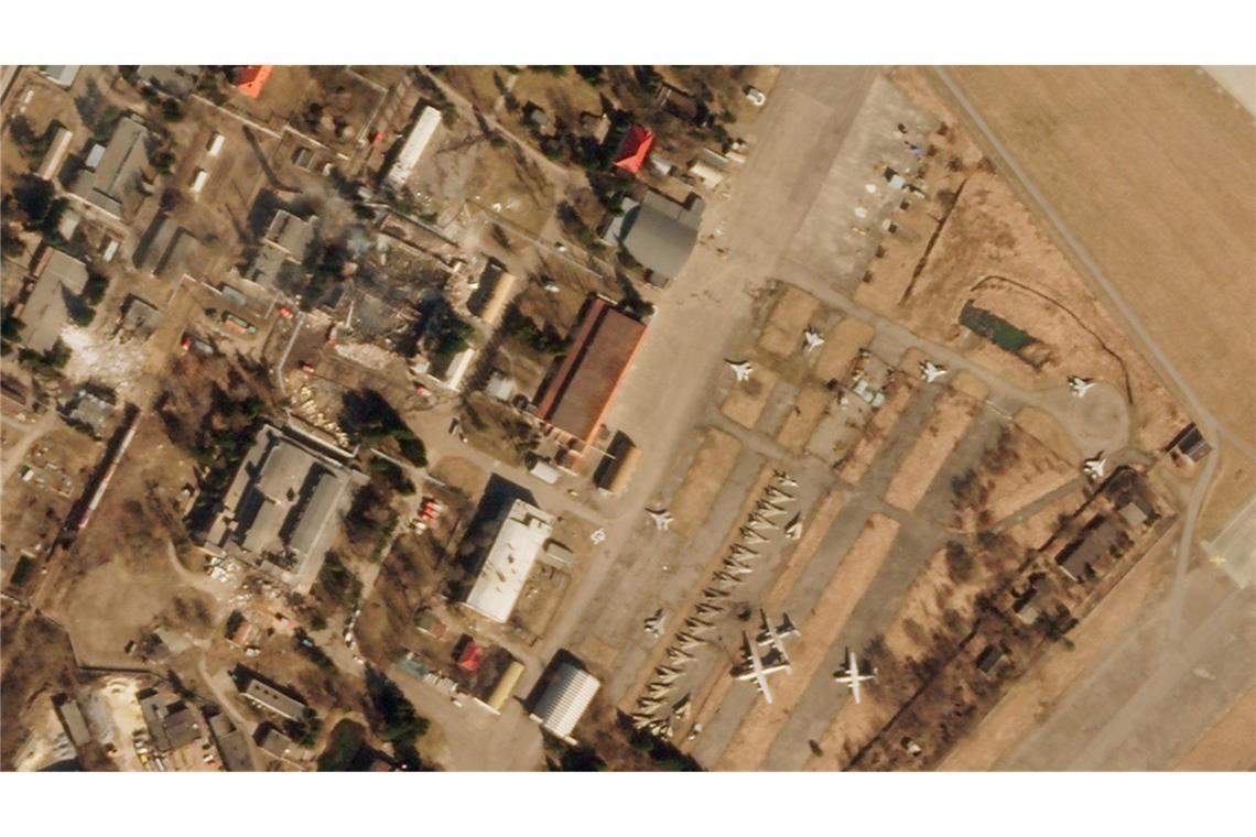 Europäer wollen ukrainischer Rüstungsindustrie helfen Wird der zivile Flugbetrieb am Airport Lwiw im äußersten Westen der Ukraine wieder aufgenommen? (Archivbild)