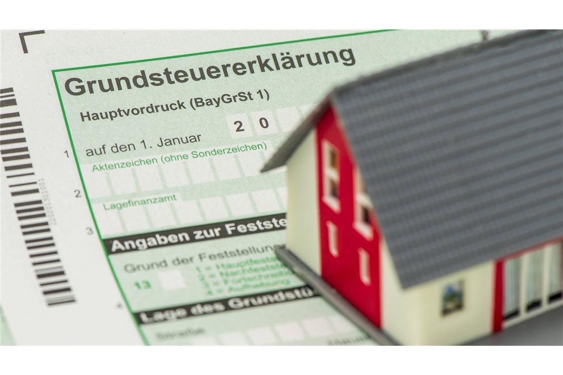 Verband: Grundsteuer für Mehrheit der Eigentümer gestiegen Wird seit Anfang 2025 auf Basis reformierter Regeln erhoben: die Grundsteuer.