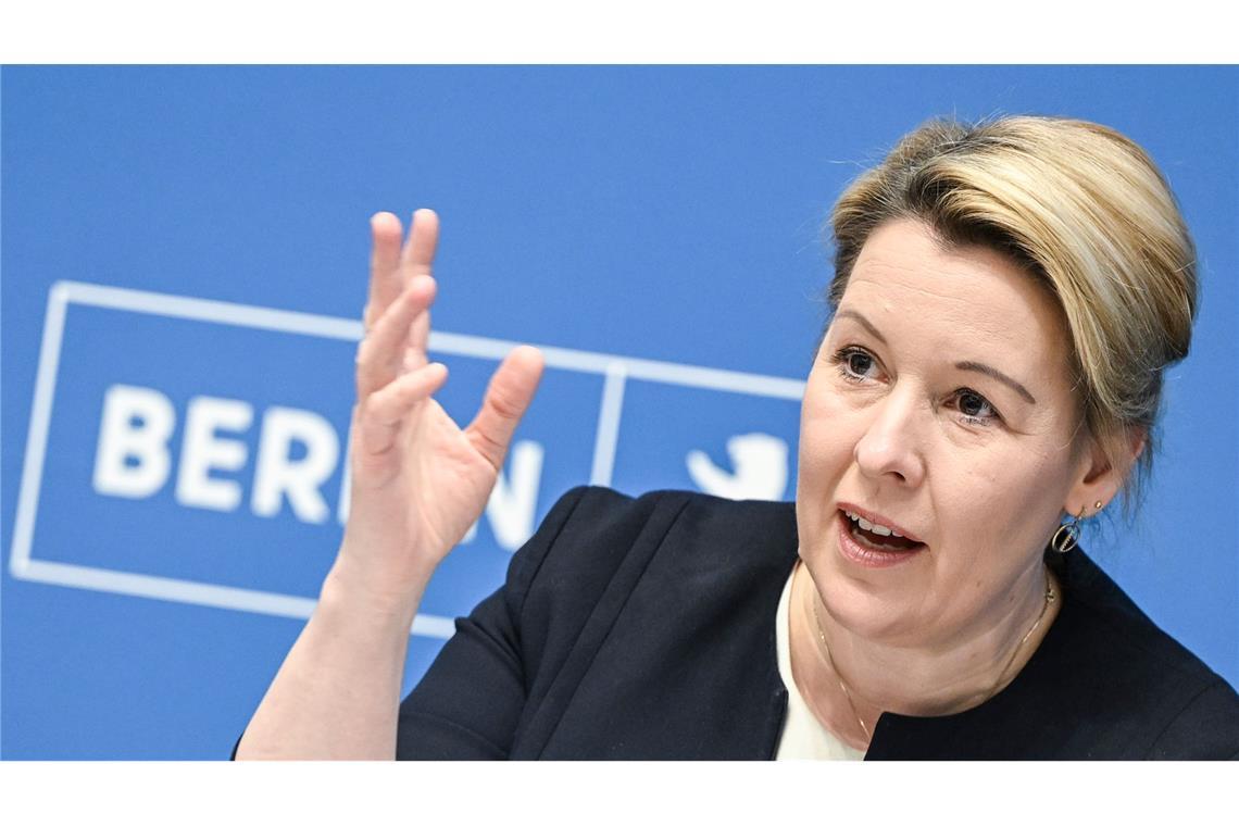 Wirtschaftssenatorin Franziska Giffey (SPD) setzt auf den weiteren Ausbau von Solarenergie. (Archivfoto)