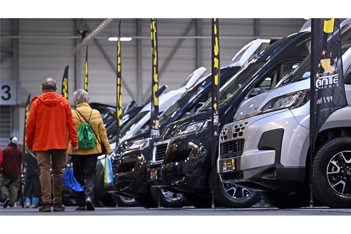 Wohnmobile können höhere sechsstellige Summen kosten und sind nicht für jedermann erschwinglich. (Symbolbild)