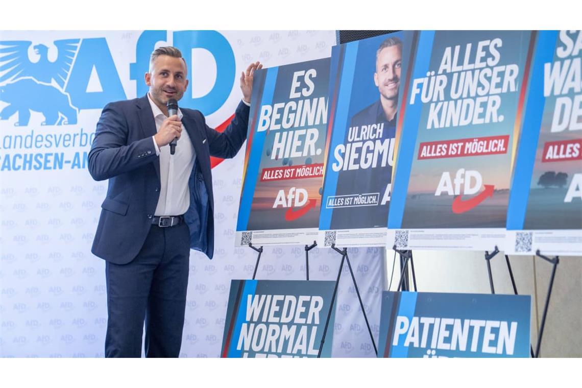 Wolf im Schafspelz? Ulrich Siegmund, Spitzenkandidat zur Landtagswahl 2026 der AfD Sachsen-Anhalt bei einer Pressekonferenz.