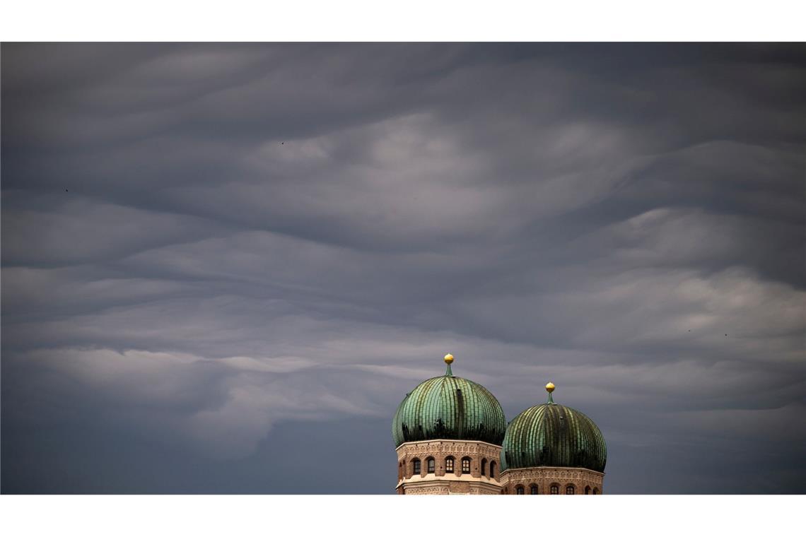 Hitze kehrt ab Mitte der Woche zurück Wolken bestimmen in Teilen Deutschlands das Bild in den kommenden Tagen.