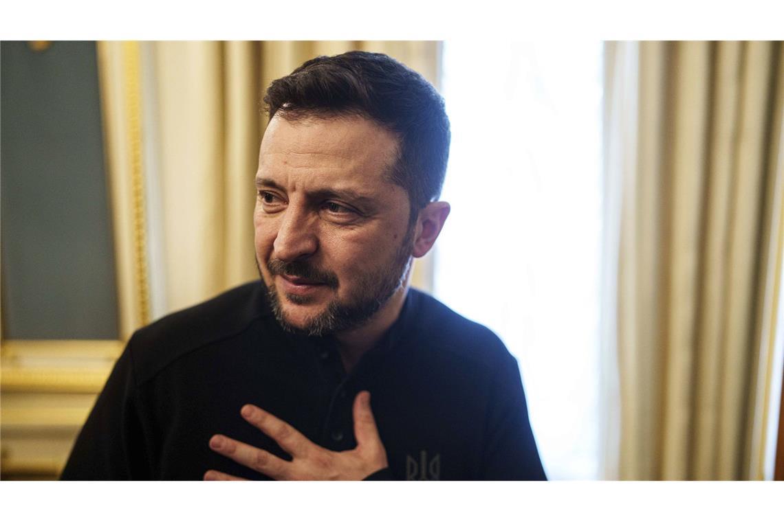 Selenskyj drückt Bedauern über Streit mit Trump aus Wolodymyr Selenskyj drückt wenige Tage nach dem Eklat im Weißen Haus sein Bedauern aus.